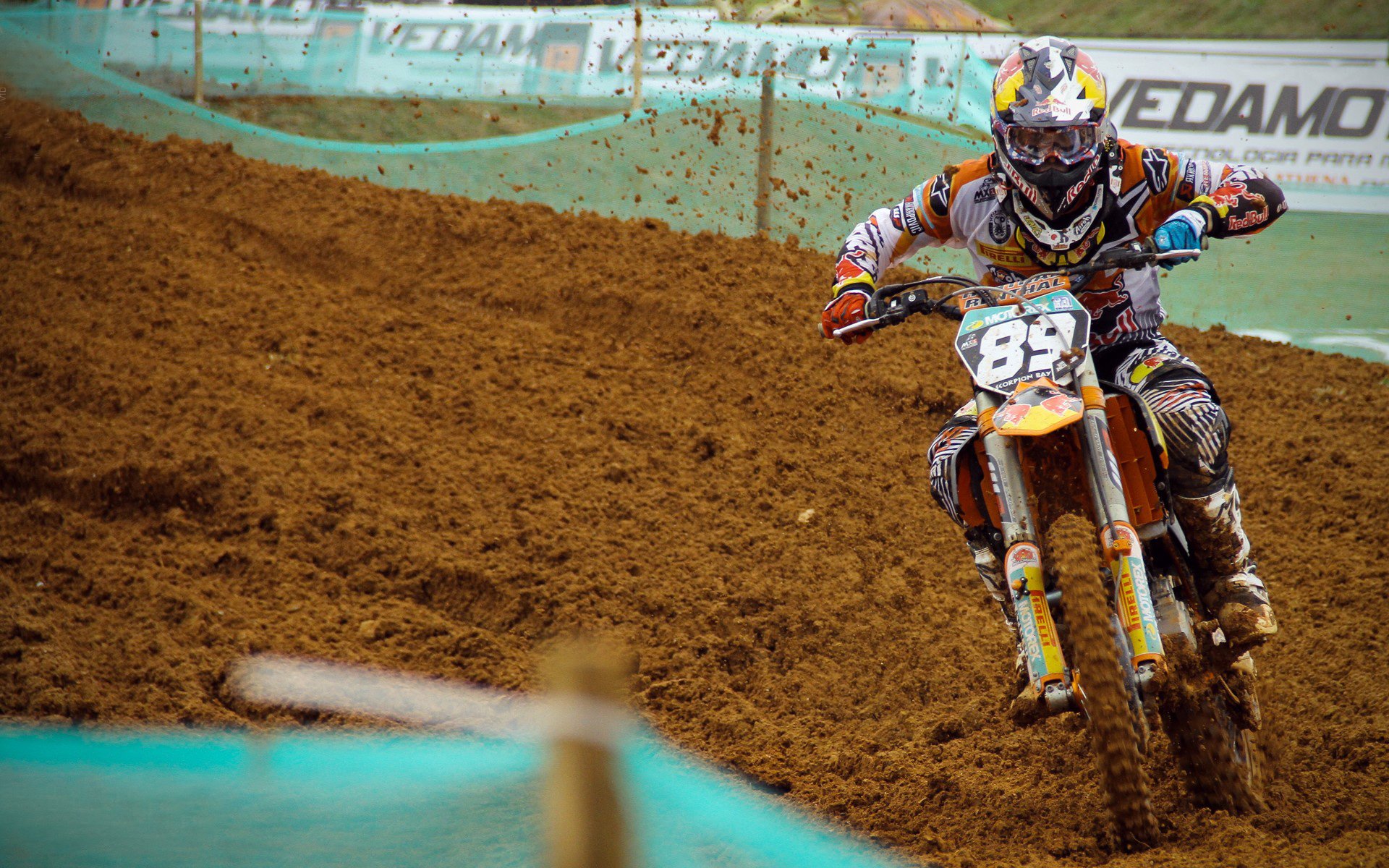 中国足球青少年训练基地配备智能跑动追踪系统,全国青少年足球训练营